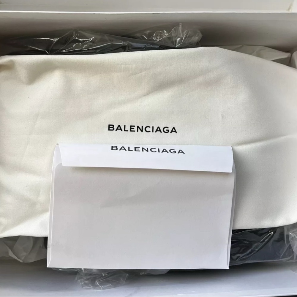 Balenciaga Leather and Suede Women’s Black High-Top Sneakers - Picture 11 of 13